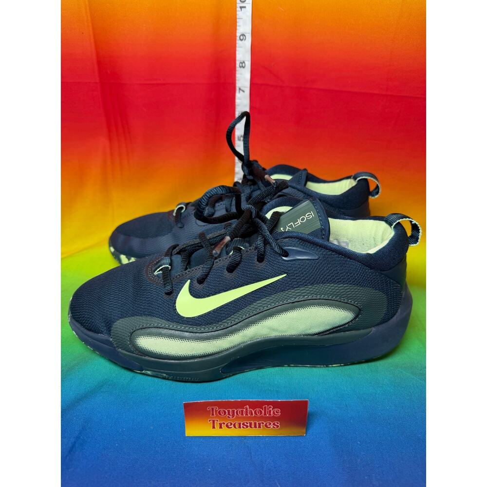 Nike IsoFly Basketball Kids Shoes Size 6Y